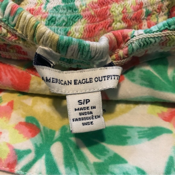 3/20$ American Eagle Outfitters - Floral Crop Top - Picture 4 of 8
